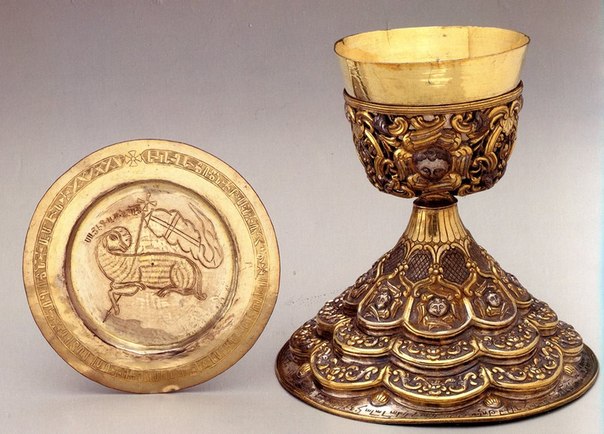 Armenian School Students Receive Holy Communion