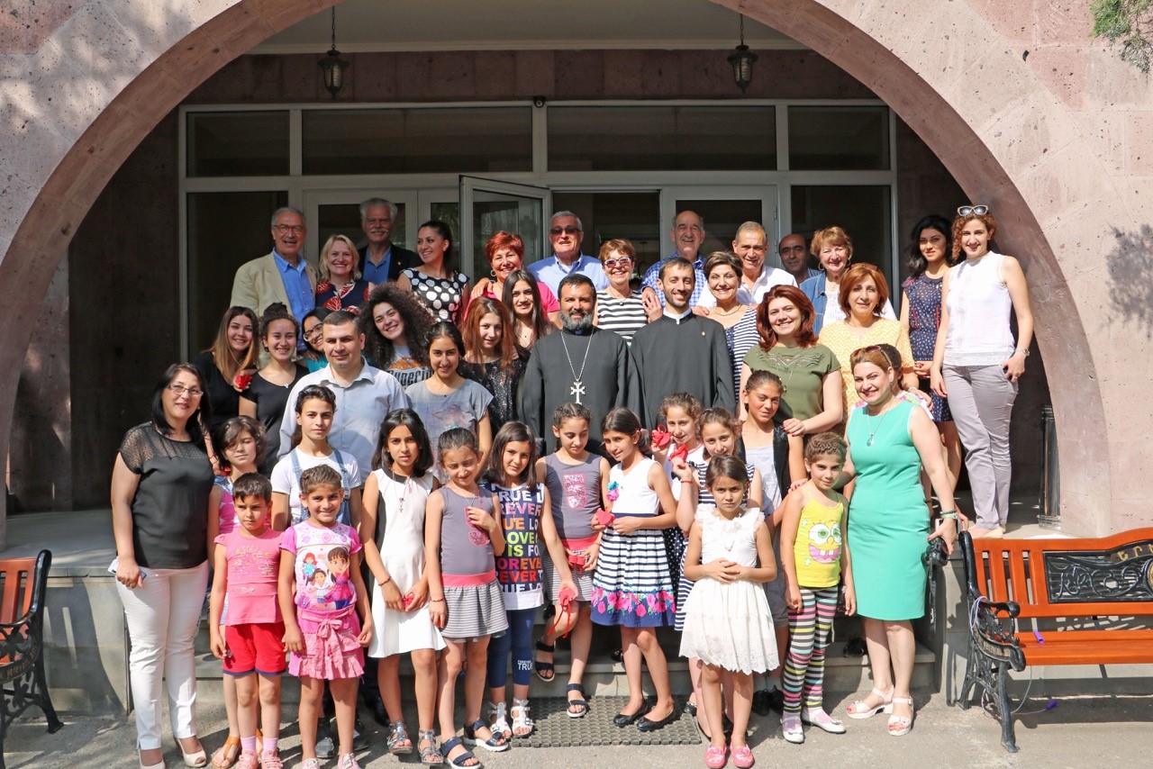 Mer Hooys Welcomes Board Members and Visitors from Western and Eastern Dioceses