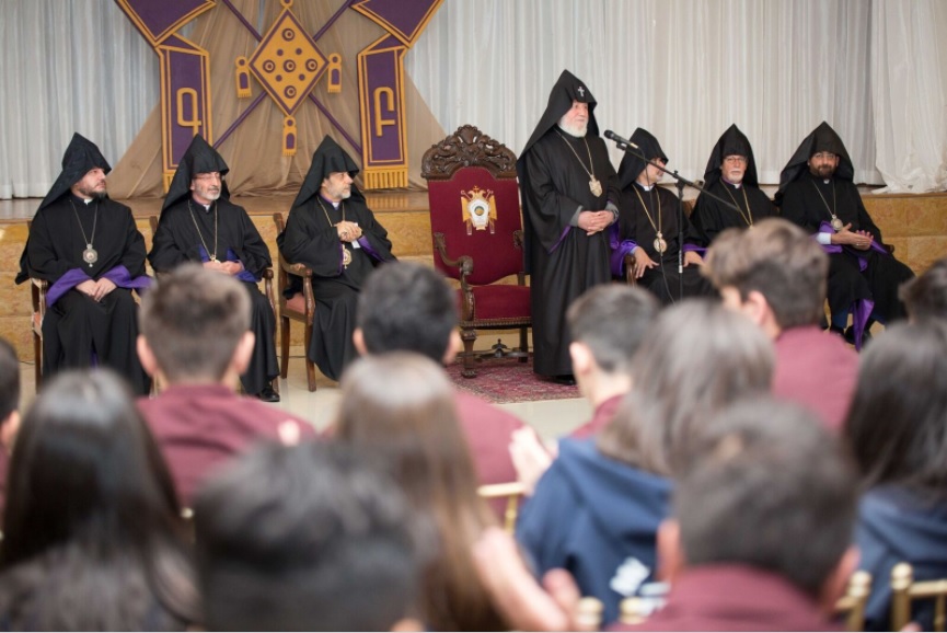 His Holiness Meets with Armenian School Students