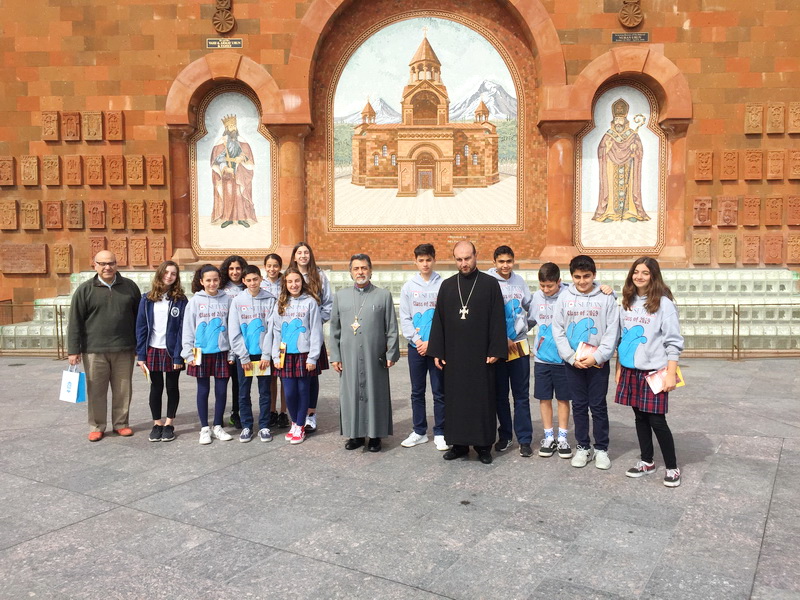 Hovsepian School’s 8th Grade Graduating Class Visits the Western Diocese