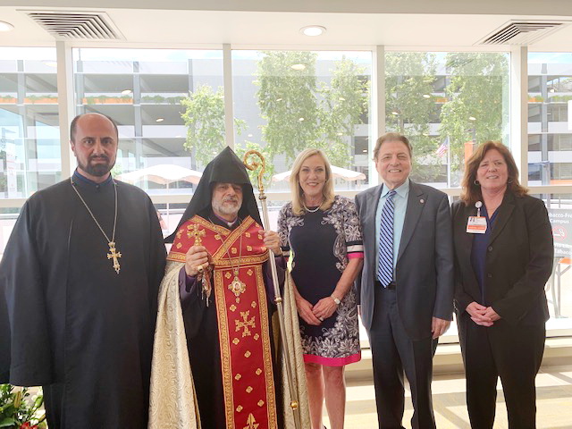 Primate Presides Over Good Friday Service at Glendale Memorial Hospital