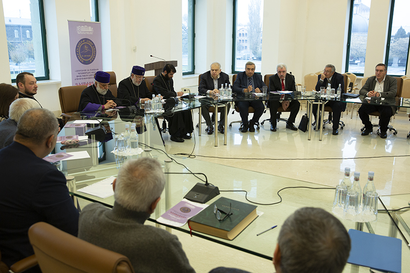 «Հայրենիքի եւ ընտանիքի գաղափարները Մայր Աթոռ Սուրբ Էջմիածնի հրատարակութիւններում» գիտաժողով Մայր Աթոռում